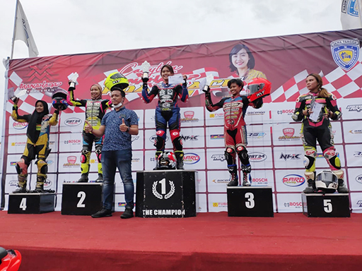 Aurelia Aline Wanita Berbahaya Diatas Sirkuit Mijen Sang Mekanik Bongkar Rahasianya