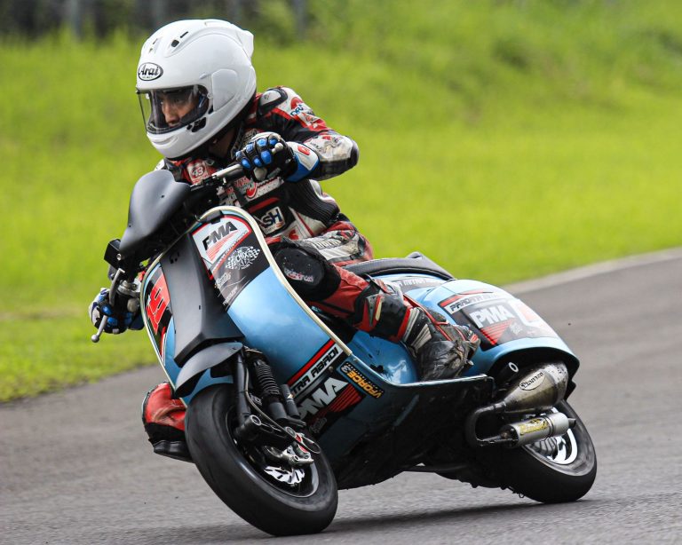 Muhammad Abdul Aziz Bersama Chixscooterracing Pecahkan Rekor Small Frame FFA Open, Tembus 58,7 Detik !