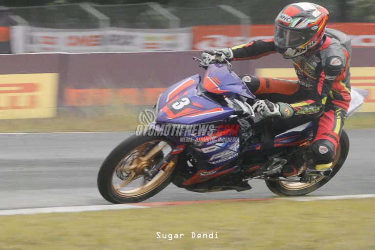 Start dari Belakang Tedy Permana Tunjukkan Taringnya Pada Kelas Expert OnePrix Seri I