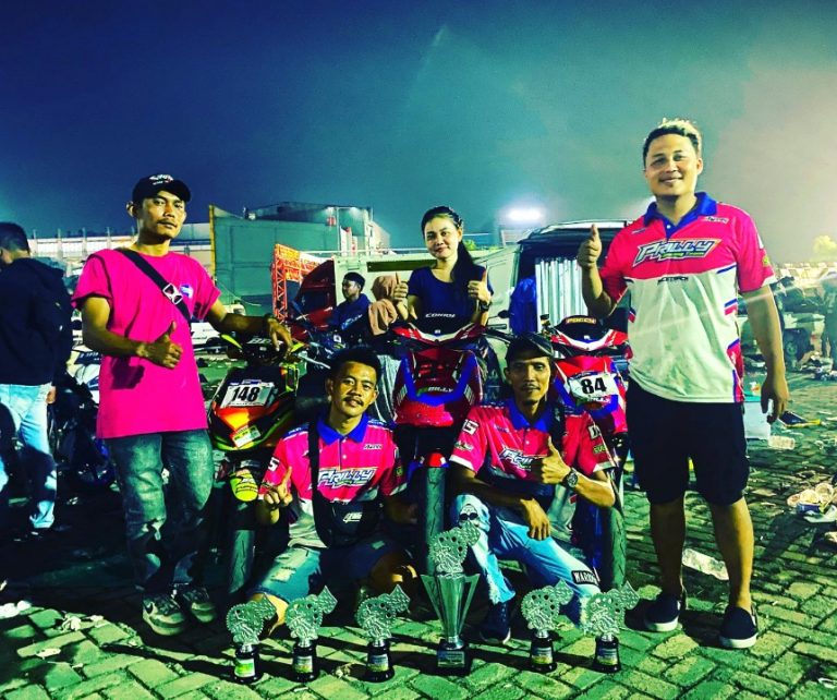 Tampil Menawan Bersama Anggi Gianturi, Prilly’s Racing Team BBS Sabet Juara Umum