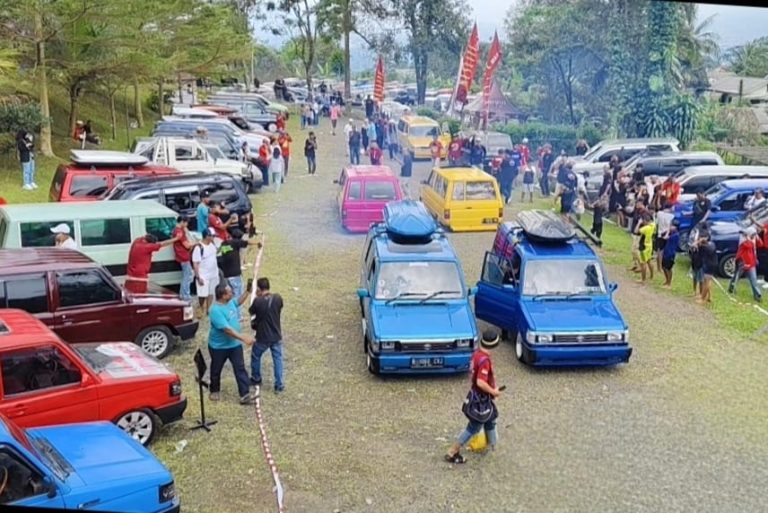 Ratusan Mobil Hadir: FKN Sukses Bikin Lebarannya Para Pengguna Kijang