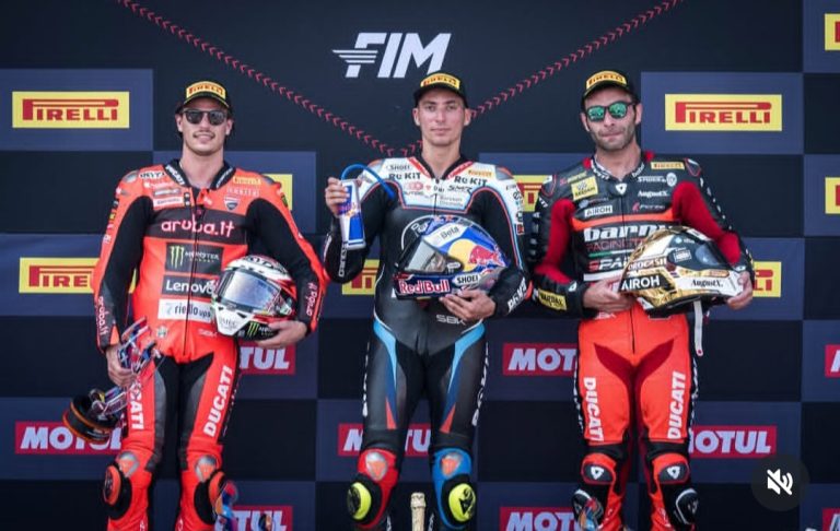 Toprak Razgatlioglu Dominasi WSBK Misano: BMW Tampil Sempurna di Markas Ducati
