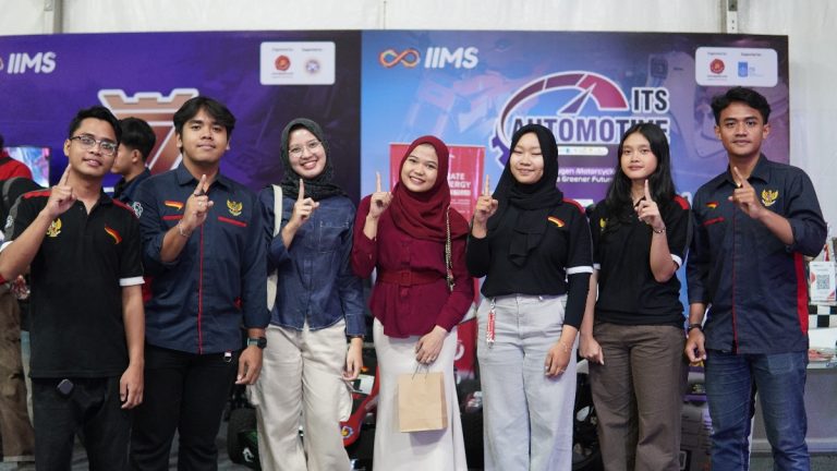 Tim Nogogeni ITS Kembali Unjuk Gigi di IIMS Surabaya 2025: Inovasi Anak Bangsa dalam Kendaraan Ramah Lingkungan