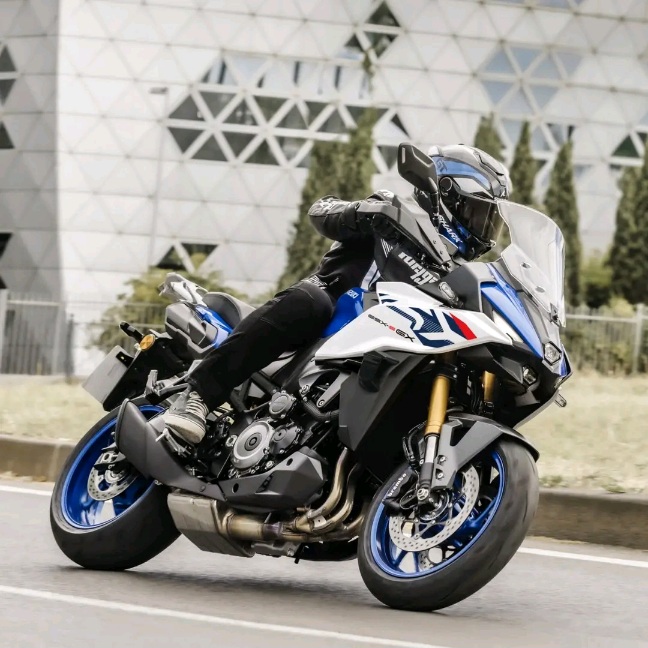 Suzuki SV-7GX: Crossover Serbaguna dengan Jiwa Sport dan Kenyamanan Touring