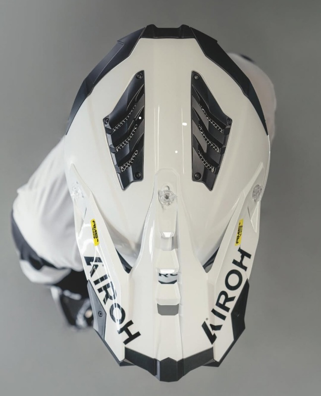 Review Helm Off-Road Airoh Aviator 3 EVO: “Obat Ganteng” dengan Standar Keamanan Juara Dunia!