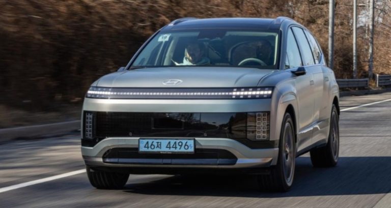 Hyundai Mundur di Tengah Gemuruh Mobil Listrik Murah: Ioniq 9 Kena “Blank Check”