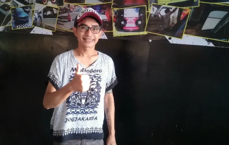 Perjalanan Positif Garage Hingga One Stop Service Otomotif: Lampu, Audio, Restorasi, Sticker Decal dan Detailing