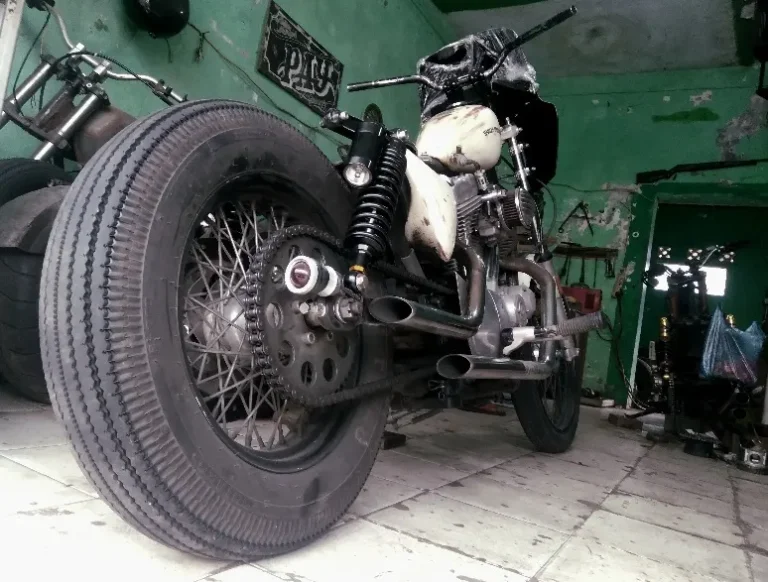 Pay Garage Custom Builder: Detail Garap Chopper, Scrambler Sampai Norton Style