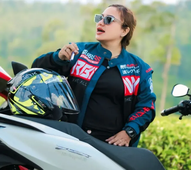 Neng Nura Lady Biker Bandung: Temukan Kebebasan Hidup Dengan Motoran